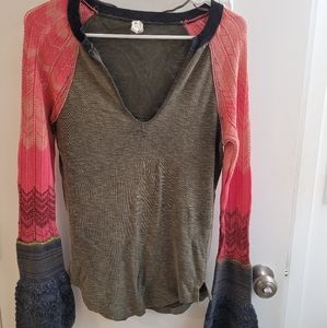 Knit lightweight long bell sleeved shirt